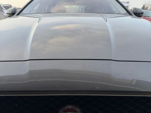 Used 2018 Jaguar XF Premium image 12