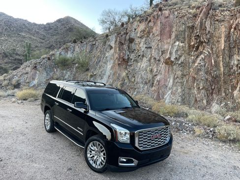 Used 2018 GMC Yukon XL Denali w/ Open Road Package image 5