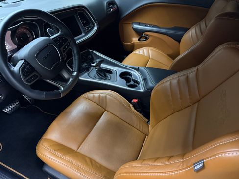 Used 2023 Dodge Challenger SRT Hellcat image 2