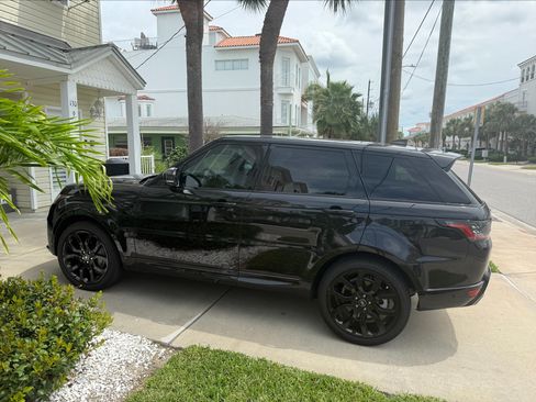 Used 2021 Land Rover Range Rover Sport HSE Silver Edition image 4