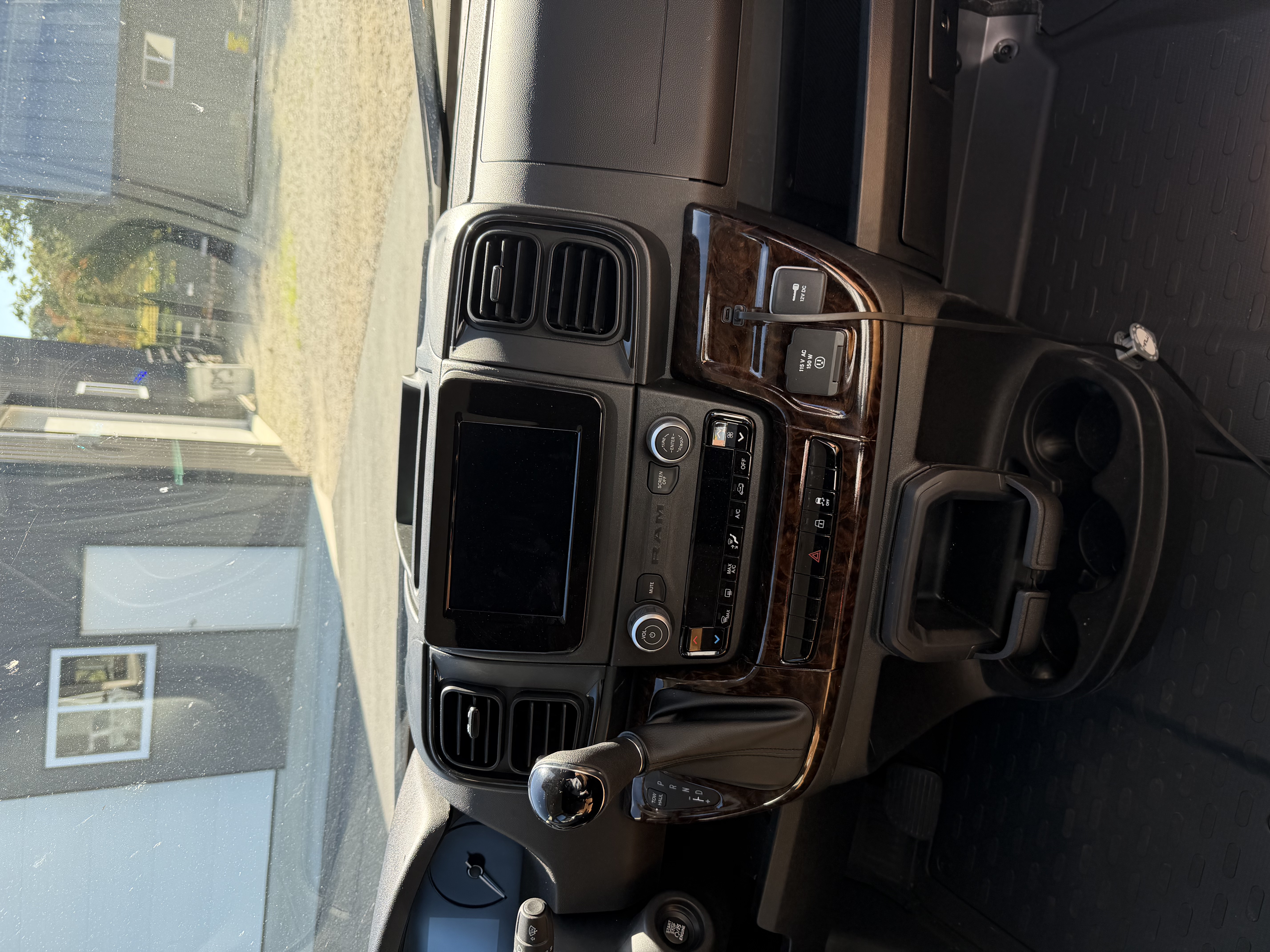 Used 2022 RAM ProMaster 2500 w/ Safety Group FWD image 11