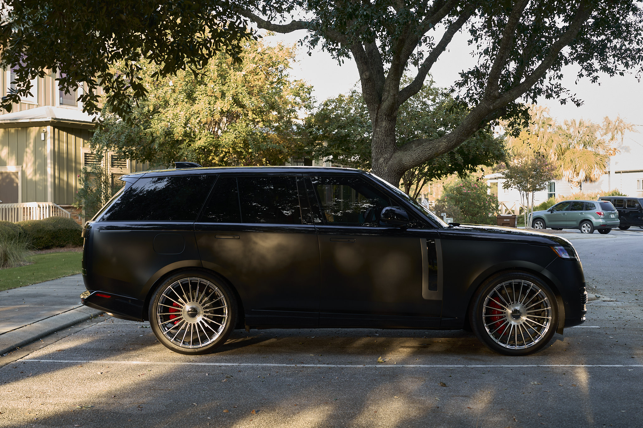 Used 2025 Land Rover Range Rover SV AWD/4WD image 11