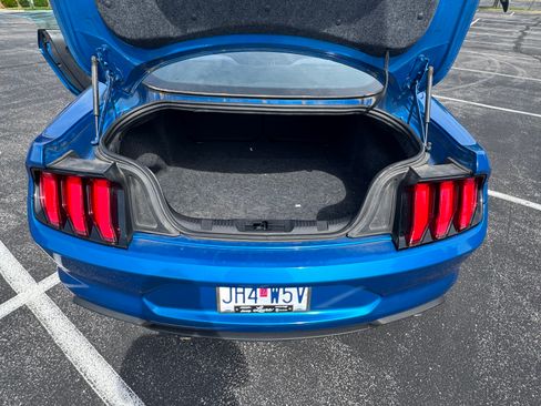 Used 2019 Ford Mustang Coupe RWD image 13