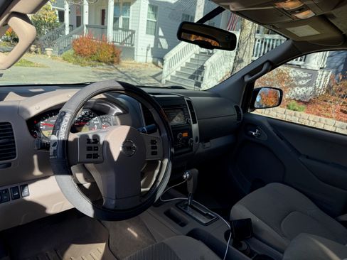 Used 2015 Nissan Frontier SV w/ SV Value Truck Package image 10