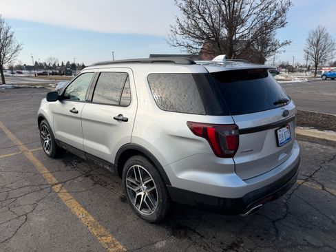 Used 2017 Ford Explorer Sport w/ Equipment Group 401A image 4