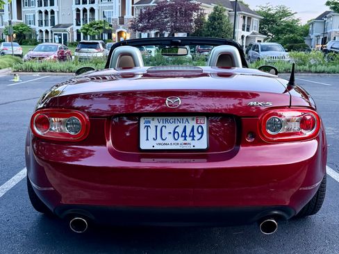 Used 2012 MAZDA MX-5 Miata Grand Touring RWD image 19