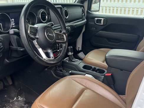 Used 2021 Jeep Wrangler Unlimited Rubicon 4xe w/ Steel Bumper Group image 4