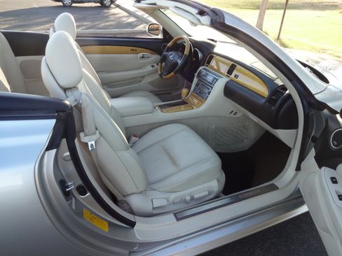 Used 2002 Lexus SC 430 Convertible RWD image 6