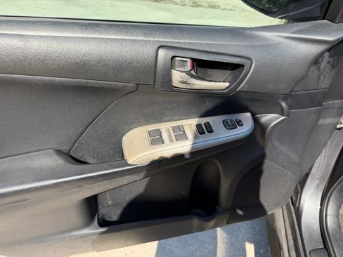 Used 2012 Toyota Camry SE FWD image 8