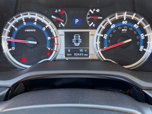 Used 2018 Toyota 4Runner TRD Off-Road Premium w/ Convenience Package image 12