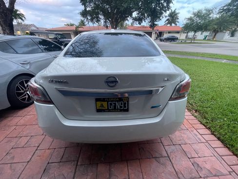 Used 2014 Nissan Altima 2.5 SL w/ Technology Package FWD image 11