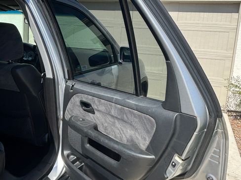 Used 2002 Honda CR-V EX image 19