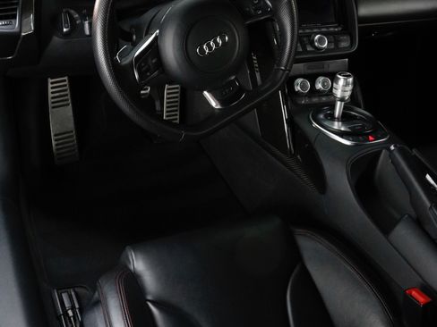 Used 2012 Audi R8 V10 image 8