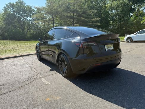 Used 2022 Tesla Model Y Performance AWD/4WD image 6
