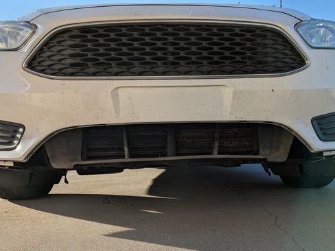 Used 2015 Ford Focus S image 9