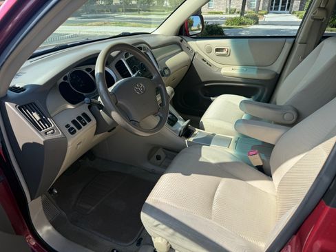 Used 2006 Toyota Highlander Sport FWD image 12