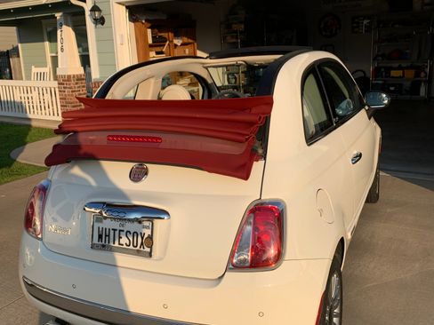 Used 2012 FIAT 500 Lounge w/ Luxury Leather Pkg image 2