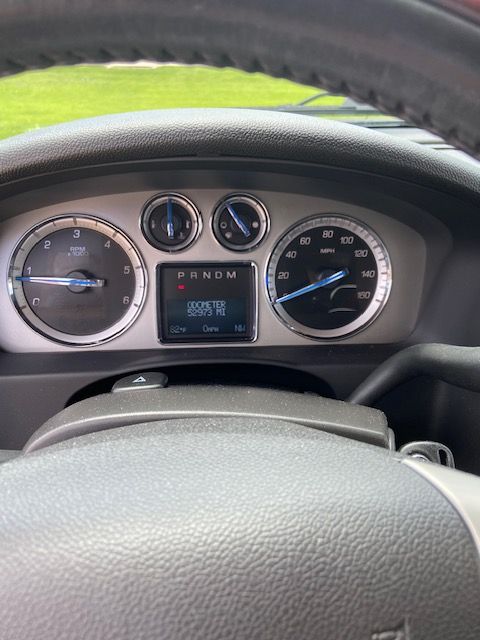 Used 2013 Cadillac Escalade ESV Premium RWD image 8