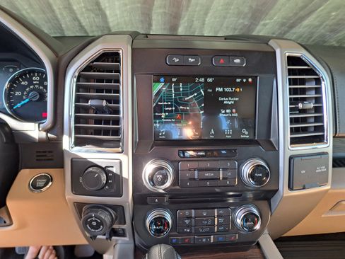 Used 2016 Ford F150 Lariat w/ Equipment Group 502A Luxury image 6