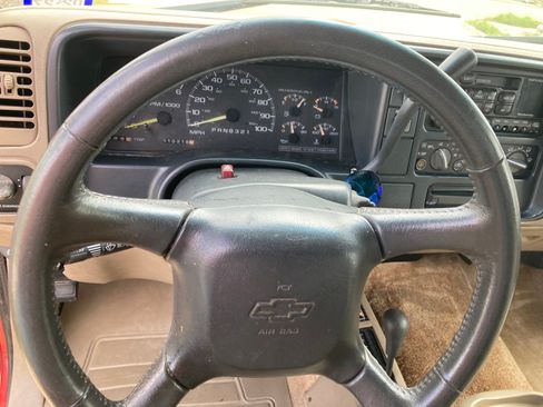 Used 1998 Chevrolet Tahoe 4WD 2-Door w/ Preferred Equipment Group 2 image 13