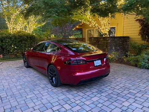 Used 2023 Tesla Model S Plaid AWD/4WD image 2