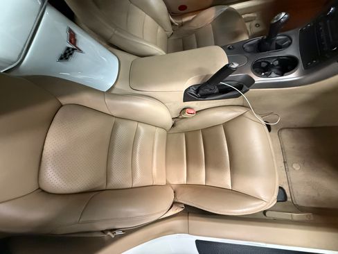 Used 2006 Chevrolet Corvette Convertible w/ Preferred Equipment Group image 15