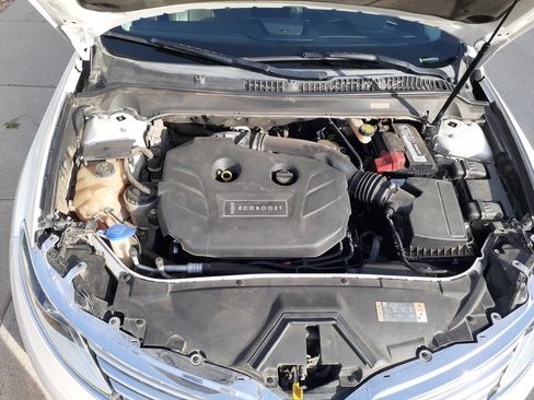 Used 2016 Lincoln MKZ image 19