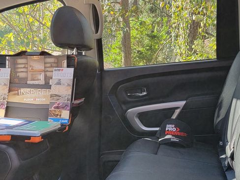 Used 2020 Nissan Titan SL w/ Moonroof Package image 18