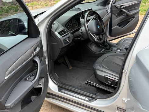 Used 2017 BMW X1 xDrive28i image 10