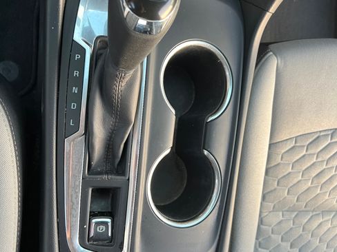 Used 2019 Chevrolet Equinox LT image 8