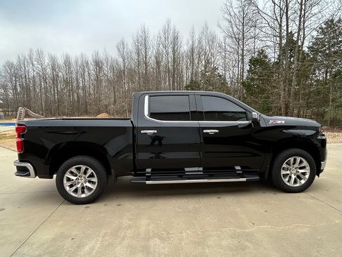 Used 2019 Chevrolet Silverado 1500 LTZ image 2