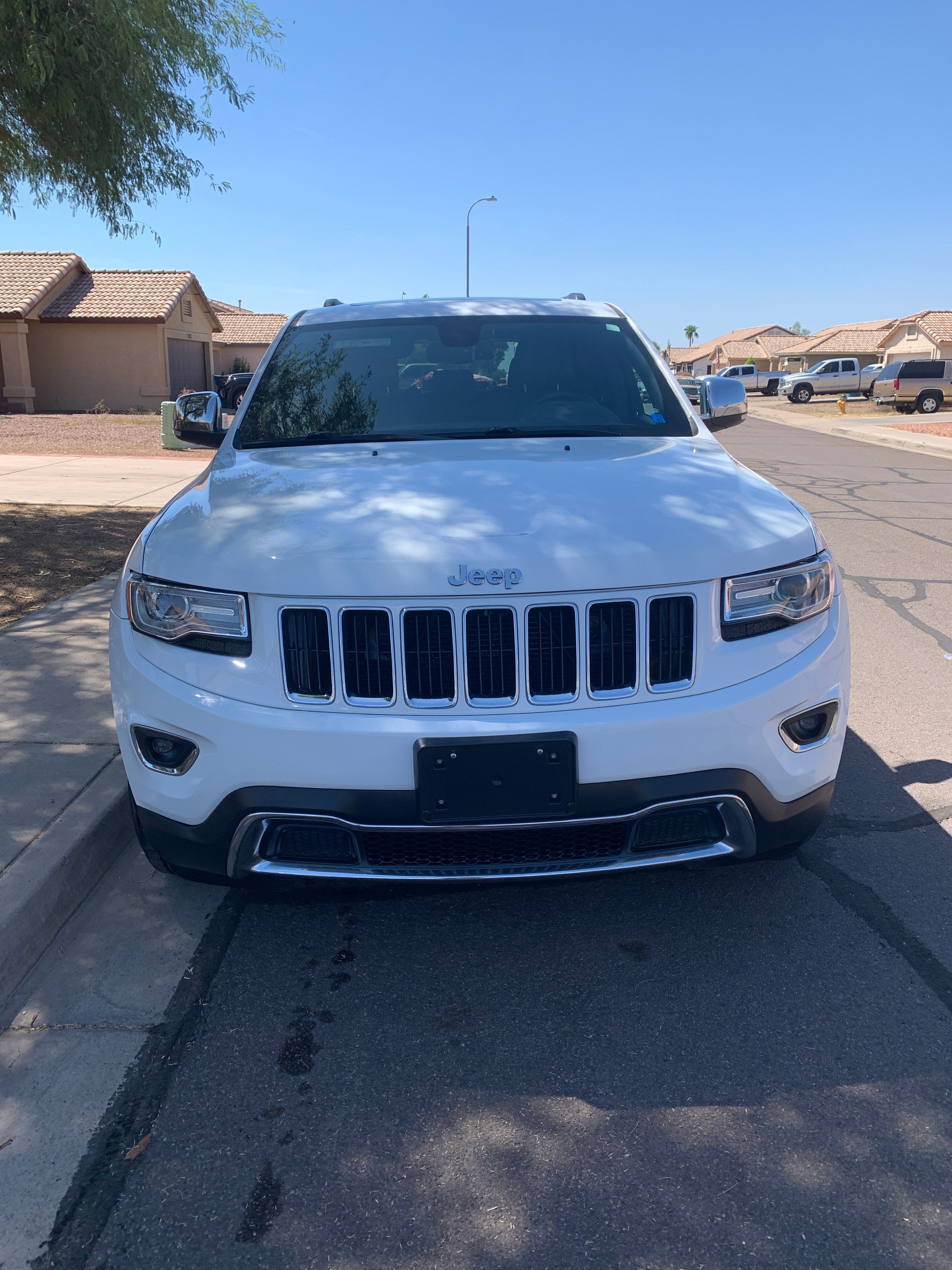 Used 2015 Jeep Grand Cherokee Limited w/ Luxury Group II AWD/4WD image 2