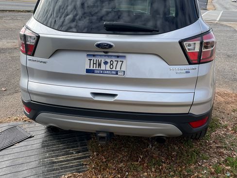 Used 2017 Ford Escape Titanium image 4