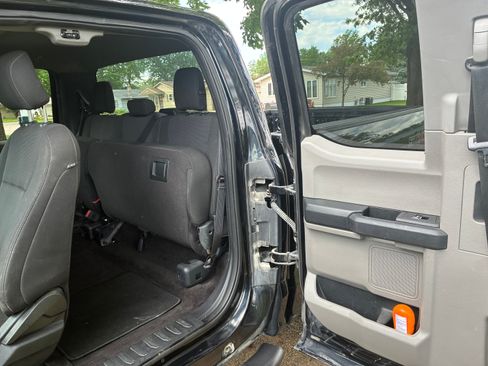 Used 2018 Ford F150 XL w/ Equipment Group 101A Mid AWD/4WD image 4