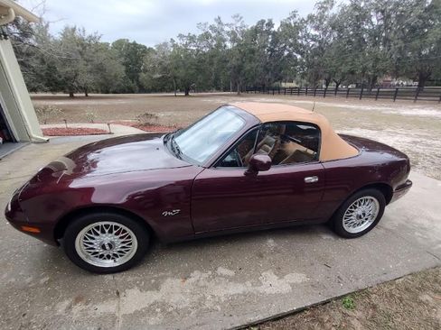 Used 1995 MAZDA MX-5 Miata image 1