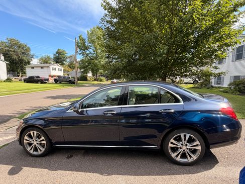 Used 2017 Mercedes-Benz C 300 4MATIC Sedan image 1