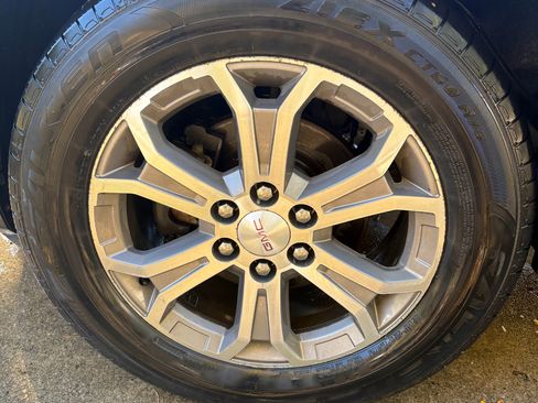 Used 2013 GMC Acadia SLT image 18