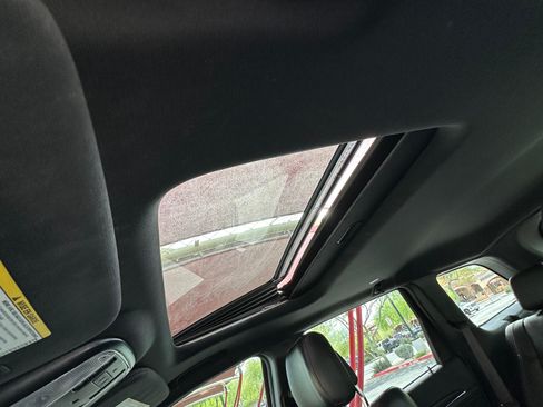 Used 2016 Jeep Grand Cherokee Limited image 10