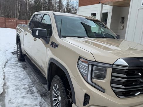 Used 2022 GMC Sierra 1500 AT4 w/ AT4 Preferred Package image 12