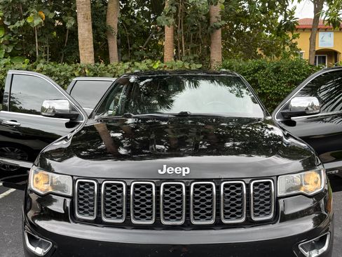 Used 2018 Jeep Grand Cherokee Limited w/ Trailer Tow Group IV image 12