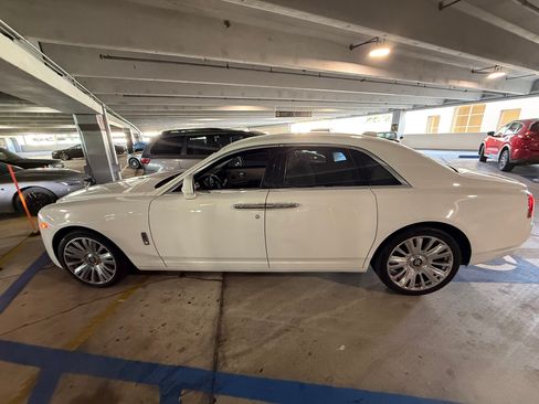 Used 2018 Rolls-Royce Ghost RWD image 4