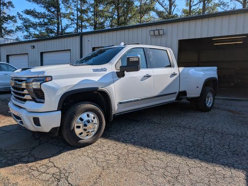 Used 2025 Chevrolet Silverado 3500 High Country w/ High Country Premium Package image 1