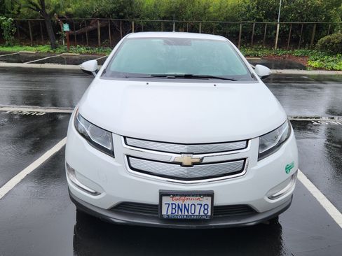 Used 2013 Chevrolet Volt w/ Comfort Package image 4