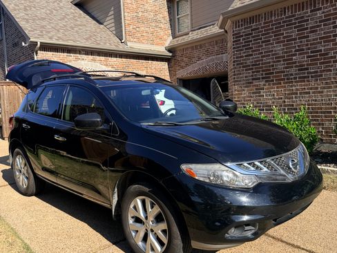 Used 2011 Nissan Murano SV image 1