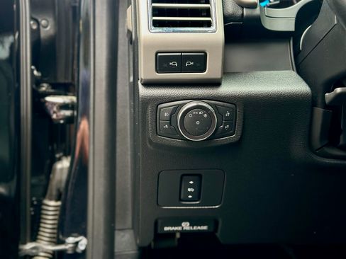 Used 2017 Ford F250 Lariat w/ Lariat Value Package image 10