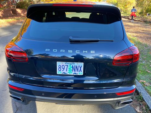 Used 2016 Porsche Cayenne image 6