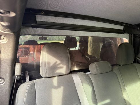 Used 2020 Jeep Gladiator Sport w/ Quick Order Package 24S image 11