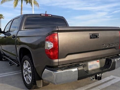 Used 2015 Toyota Tundra SR5 w/ SR5 Upgrade Package image 5