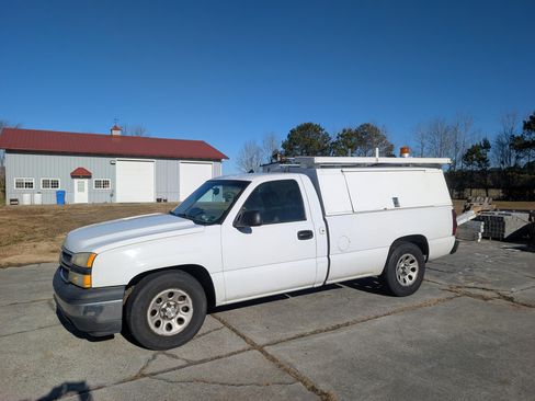 Used 2006 Chevrolet Silverado 1500 W/T image 1