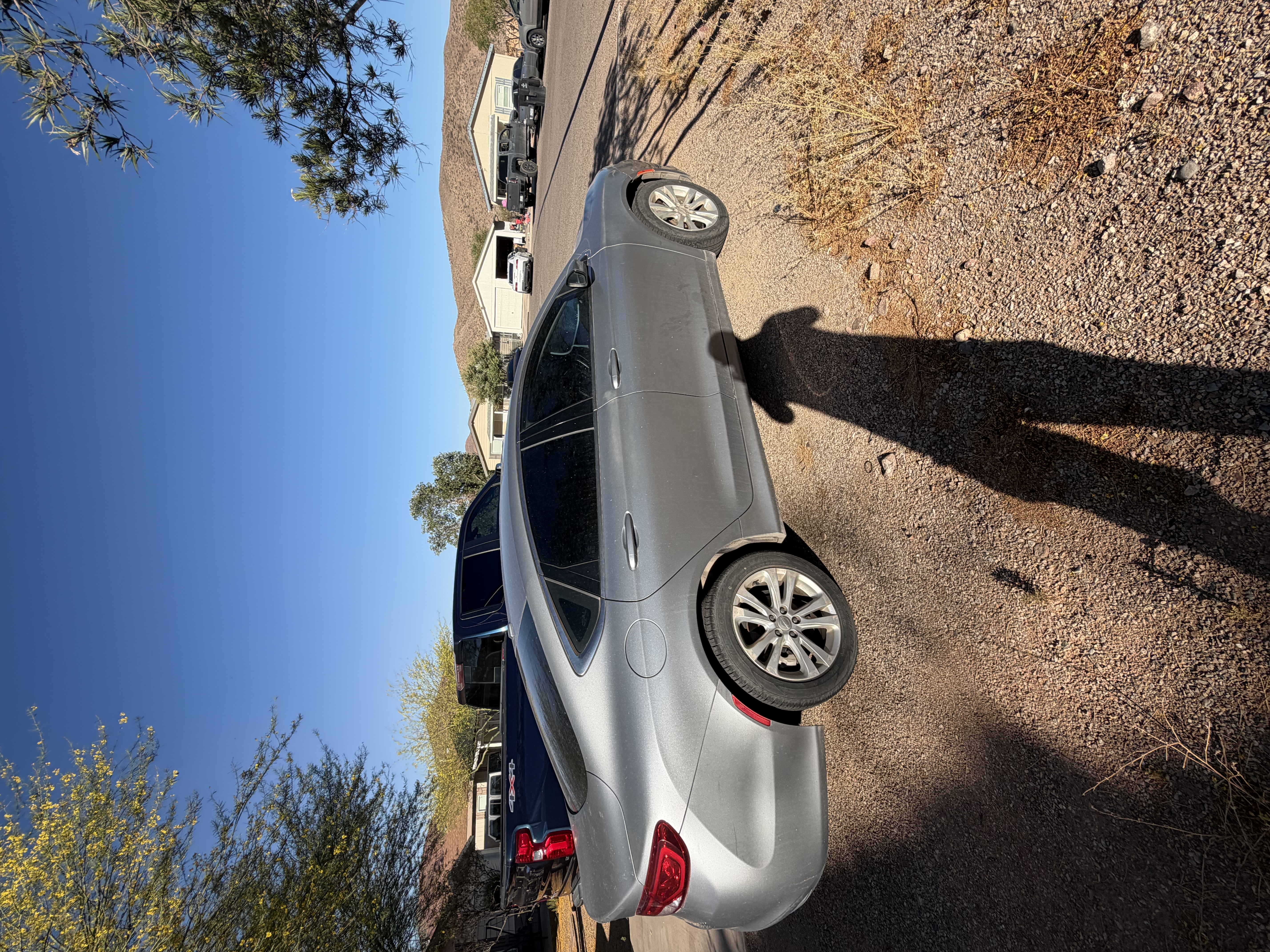 Used 2015 Chrysler 200 Limited w/ Convenience Group FWD image 2